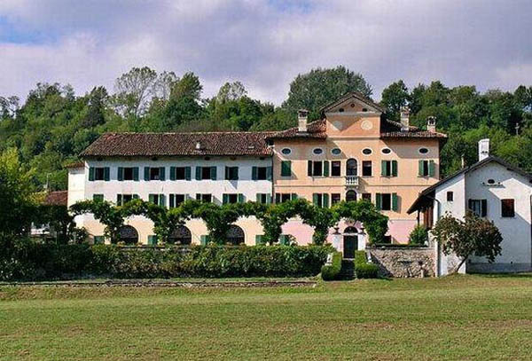 Villa degli Azzoni, Avogadro