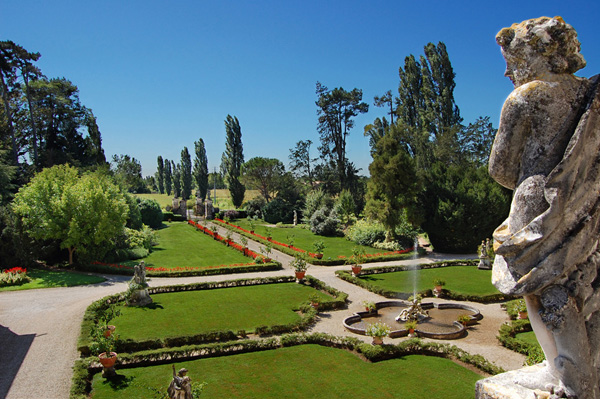 Villa Maruzzi, Marcello