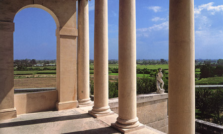 Vicenza, La Rotonda. Veduta della campagna da una delle logge