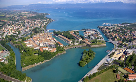 Peschiera. Lago di Garda e fiume Mincio