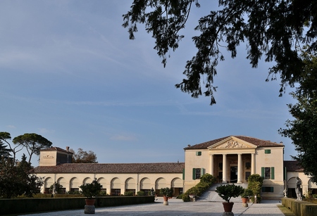 Fanzolo di Vedelago, Villa Emo